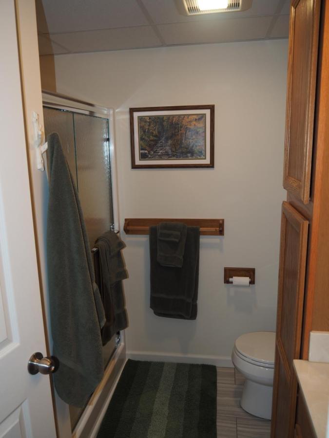 New! The Blessing - A Cute And Cozy Apartment! Benzonia Exteriör bild
